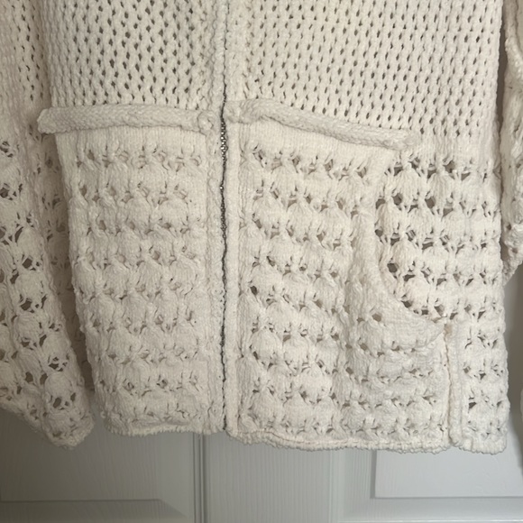 NWOT knitted sweater - Picture 3 of 4